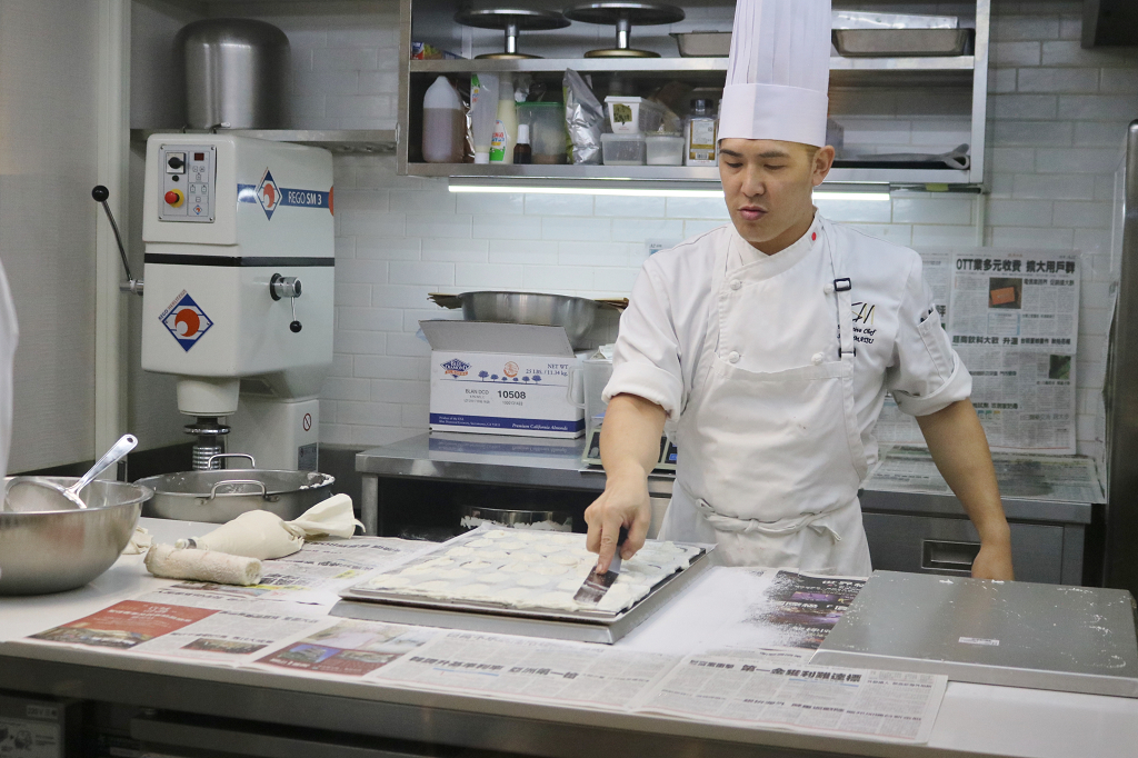 台北｜ISM 主義甜時(忠孝店) 日式職人完美手藝 達克瓦茲．草莓季限定甜點 - 奇奇一起玩樂趣