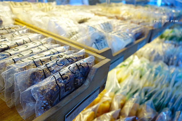 【台中蔬食】Vege Creek蔬河。隱身在綠園道巷內的美味蔬食滷味!