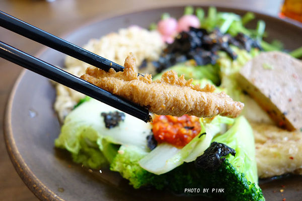 【台中蔬食】Vege Creek蔬河。隱身在綠園道巷內的美味蔬食滷味!