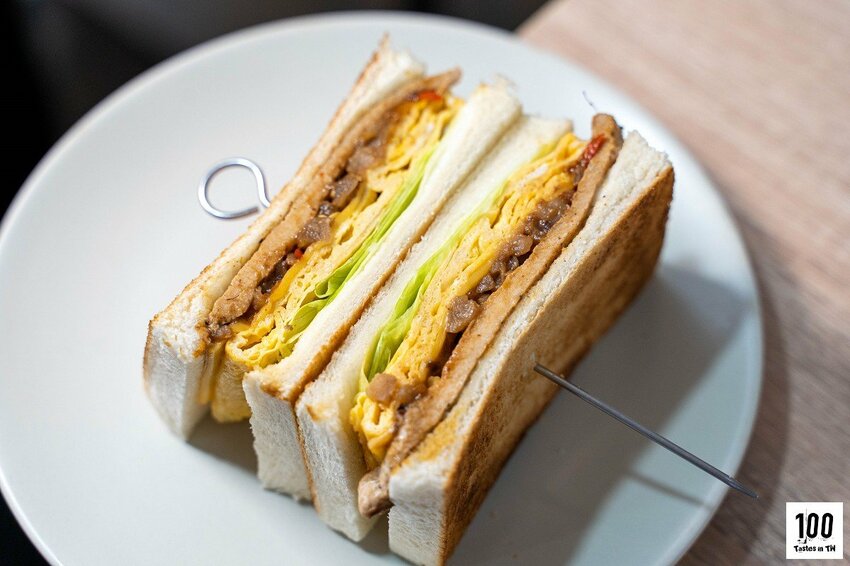 【台北大安美食】福來早餐（安東店）｜創意鈑烤吐司專賣店！口味豐富選擇多，季節限定「草莓卡士達吐司」宛如高級甜點，「辣菜脯肉蛋吐司」連阿嬤也撂落去！ | 別墅裡的 100 種味道