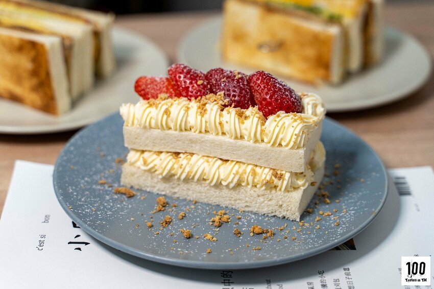 【台北大安美食】福來早餐（安東店）｜創意鈑烤吐司專賣店！口味豐富選擇多，季節限定「草莓卡士達吐司」宛如高級甜點，「辣菜脯肉蛋吐司」連阿嬤也撂落去！ | 別墅裡的 100 種味道