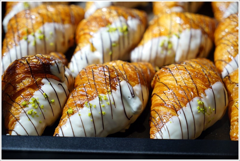 【台北忠孝復興】八月堂‧排隊美食、殿堂級可頌終於來台北啦!台北SOGO忠孝館首店!