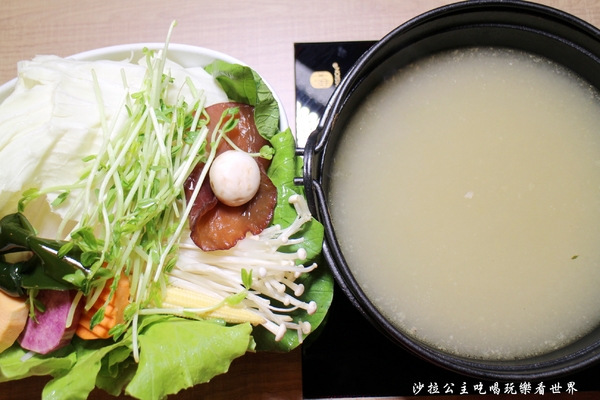 雞湯大叔：經典法式鍋物料理『雞湯大叔』捷運行天宮火鍋/涮涮鍋/中山區美食/飲料無限供應