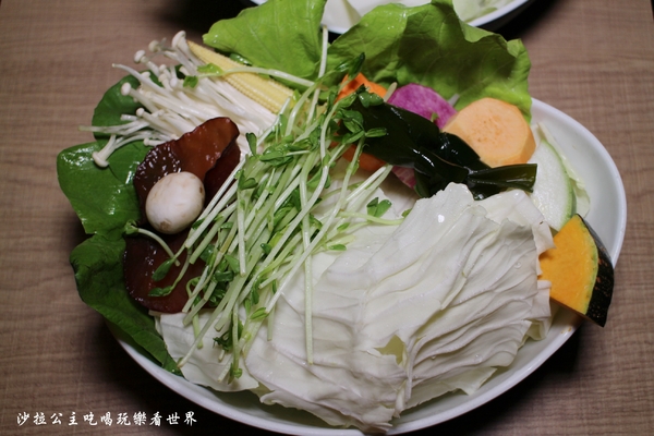 雞湯大叔：經典法式鍋物料理『雞湯大叔』捷運行天宮火鍋/涮涮鍋/中山區美食/飲料無限供應