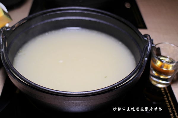 雞湯大叔：經典法式鍋物料理『雞湯大叔』捷運行天宮火鍋/涮涮鍋/中山區美食/飲料無限供應