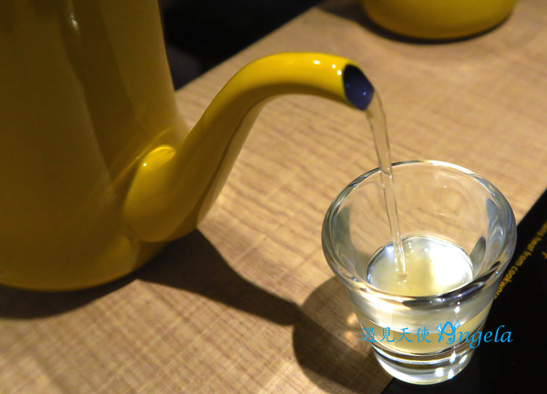 雞湯大叔：法式雞湯火鍋-白蘭地燉雞鍋物你吃過沒~