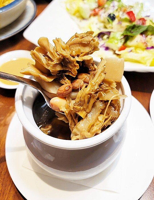 台中蔬食餐廳推薦,漢來蔬食春季限定主廚私房菜強勢登場!絕對顛覆蔬食既定口感,打造視覺味覺雙饗宴!