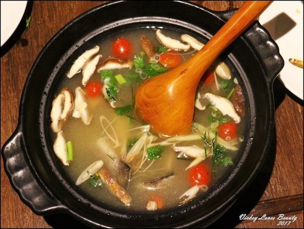 Thai bistro 泰式餐酒館