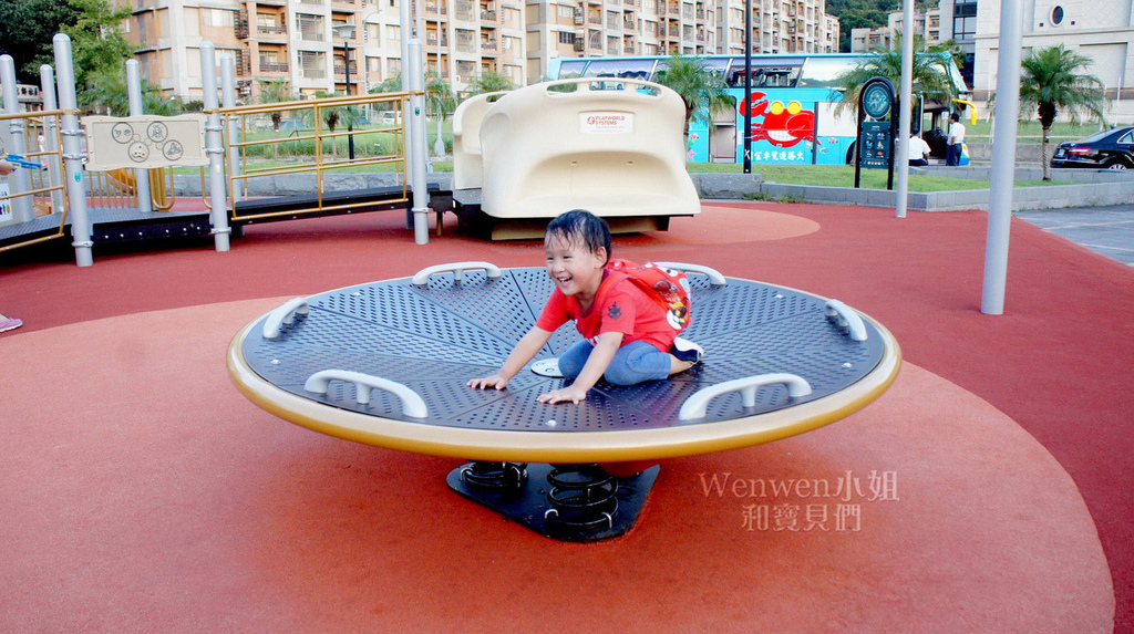 2017.08.10 台北市共融式遊戲場 士林4號廣場 搖滾飛碟 (10).JPG