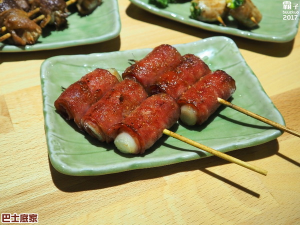 巴士底家:巴士底家,逢甲新開主題酒場,整台巴士氣派登場~ 巴士底家:巴士底家,逢甲新開主題酒場,整台巴士氣派登場~