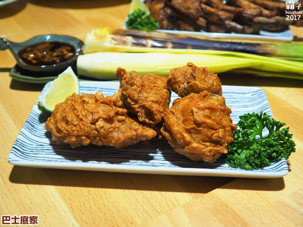 巴士底家:巴士底家,逢甲新開主題酒場,整台巴士氣派登場~ 巴士底家:巴士底家,逢甲新開主題酒場,整台巴士氣派登場~