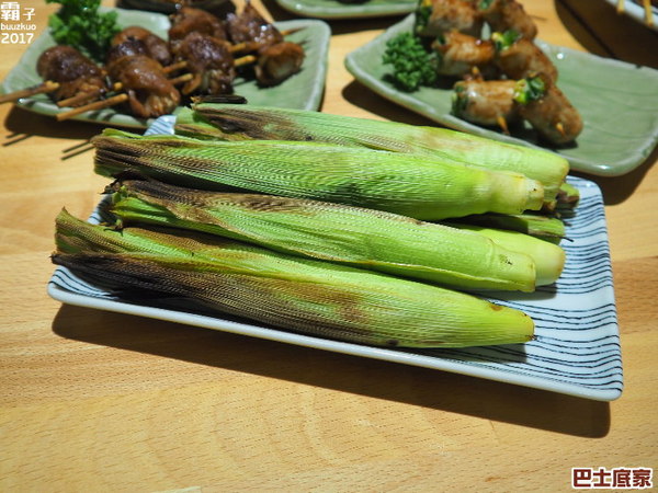 巴士底家:巴士底家,逢甲新開主題酒場,整台巴士氣派登場~ 巴士底家:巴士底家,逢甲新開主題酒場,整台巴士氣派登場~