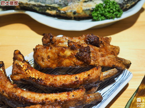 巴士底家:巴士底家,逢甲新開主題酒場,整台巴士氣派登場~ 巴士底家:巴士底家,逢甲新開主題酒場,整台巴士氣派登場~