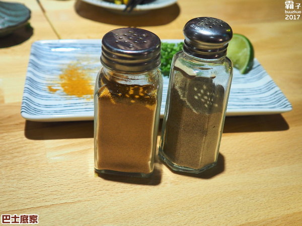 巴士底家:巴士底家,逢甲新開主題酒場,整台巴士氣派登場~ 巴士底家:巴士底家,逢甲新開主題酒場,整台巴士氣派登場~