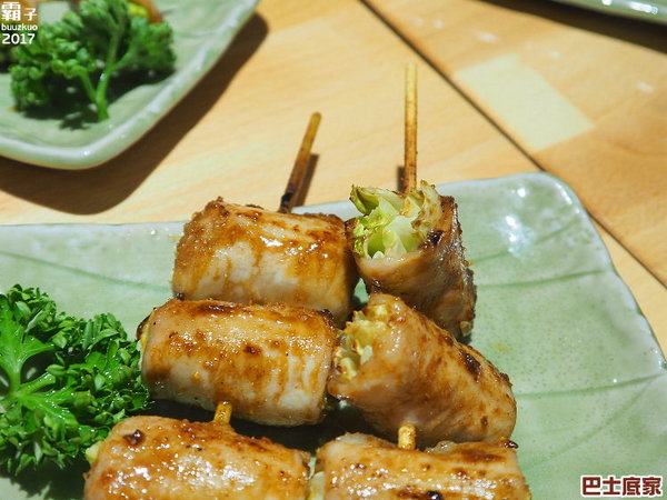 巴士底家:巴士底家,逢甲新開主題酒場,整台巴士氣派登場~ 巴士底家:巴士底家,逢甲新開主題酒場,整台巴士氣派登場~