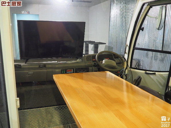 巴士底家:巴士底家,逢甲新開主題酒場,整台巴士氣派登場~ 巴士底家:巴士底家,逢甲新開主題酒場,整台巴士氣派登場~