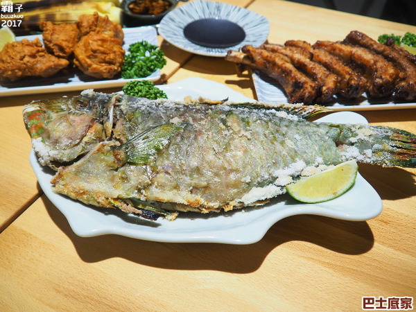 巴士底家:巴士底家,逢甲新開主題酒場,整台巴士氣派登場~ 巴士底家:巴士底家,逢甲新開主題酒場,整台巴士氣派登場~