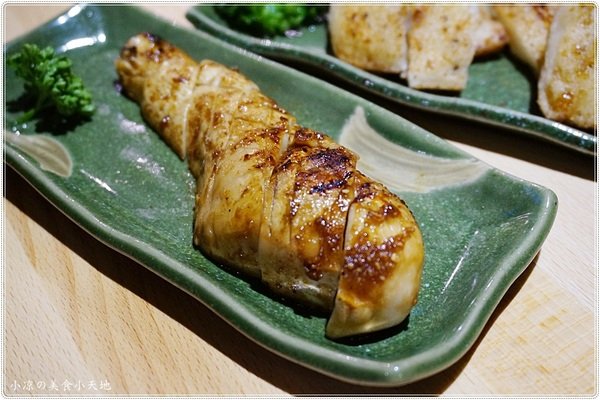 巴士底家:台中西屯』巴士底家║在巴士裡吃宵夜?!逢甲巴士主題餐廳,特色串燒、炸物、聚餐歡樂好所在