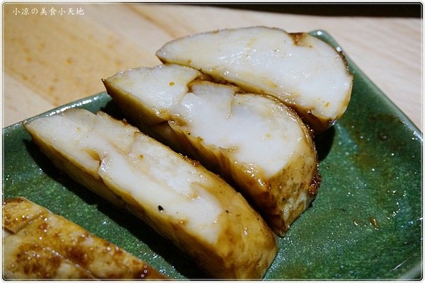 巴士底家:台中西屯』巴士底家║在巴士裡吃宵夜?!逢甲巴士主題餐廳,特色串燒、炸物、聚餐歡樂好所在