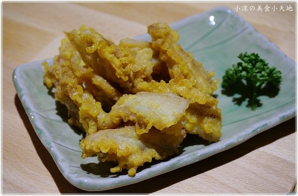 巴士底家:台中西屯』巴士底家║在巴士裡吃宵夜?!逢甲巴士主題餐廳,特色串燒、炸物、聚餐歡樂好所在