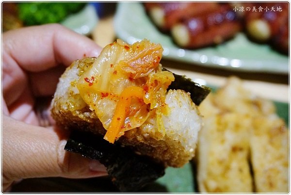 巴士底家:台中西屯』巴士底家║在巴士裡吃宵夜?!逢甲巴士主題餐廳,特色串燒、炸物、聚餐歡樂好所在