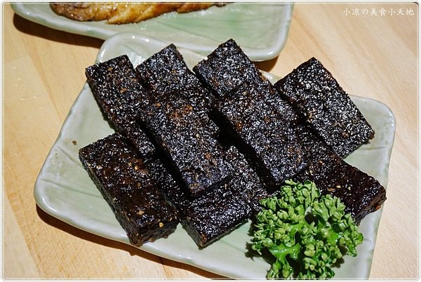 巴士底家:台中西屯』巴士底家║在巴士裡吃宵夜?!逢甲巴士主題餐廳,特色串燒、炸物、聚餐歡樂好所在