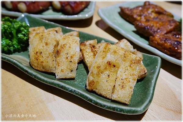 巴士底家:台中西屯』巴士底家║在巴士裡吃宵夜?!逢甲巴士主題餐廳,特色串燒、炸物、聚餐歡樂好所在