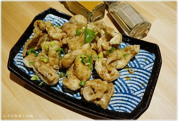 巴士底家:台中西屯』巴士底家║在巴士裡吃宵夜?!逢甲巴士主題餐廳,特色串燒、炸物、聚餐歡樂好所在