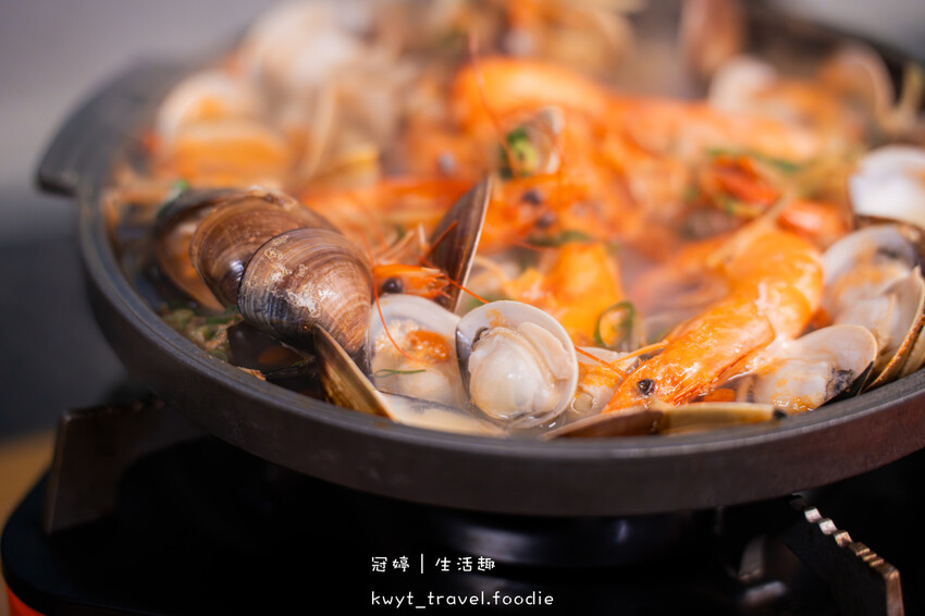 【巴士底家串燒】泰國蝦免費撈!西屯宵夜,活跳跳泰國蝦好鱻,噴