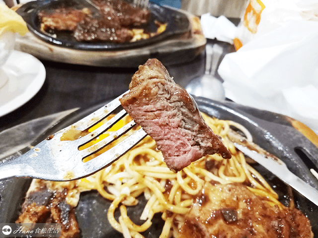 【新北三重】牛脾氣牛排館 | 中華路上高CP值平價牛排 肉質不錯 排餐附酥皮濃湯、紅茶、冰淇淋無限量供應