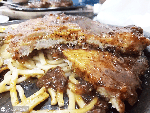 【新北三重】牛脾氣牛排館 | 中華路上高CP值平價牛排 肉質不錯 排餐附酥皮濃湯、紅茶、冰淇淋無限量供應