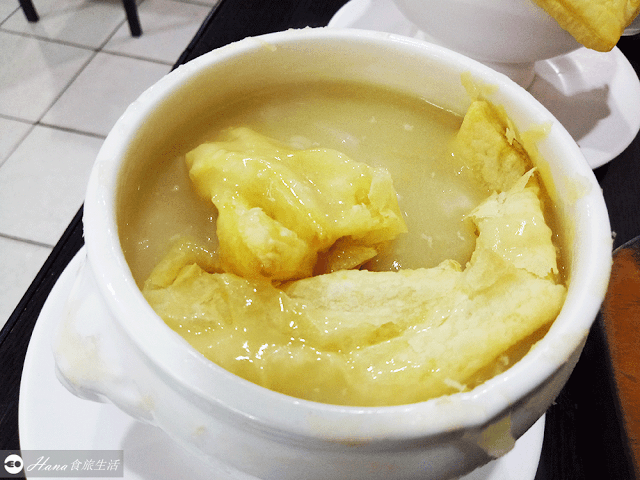 【新北三重】牛脾氣牛排館 | 中華路上高CP值平價牛排 肉質不錯 排餐附酥皮濃湯、紅茶、冰淇淋無限量供應