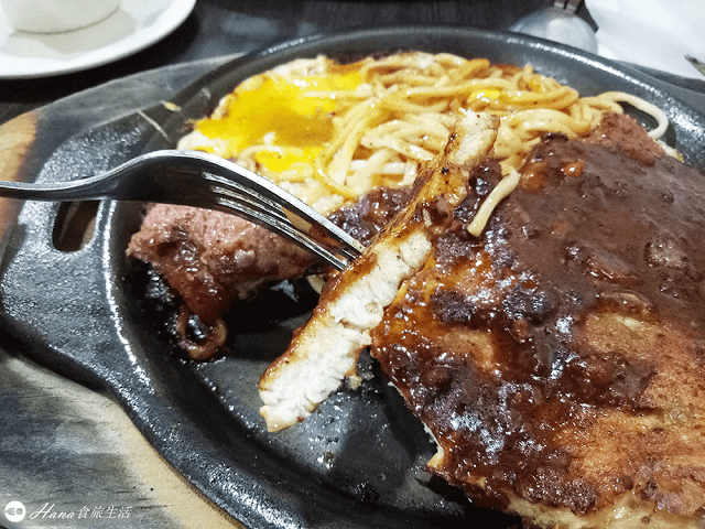 【新北三重】牛脾氣牛排館 | 中華路上高CP值平價牛排 肉質不錯 排餐附酥皮濃湯、紅茶、冰淇淋無限量供應