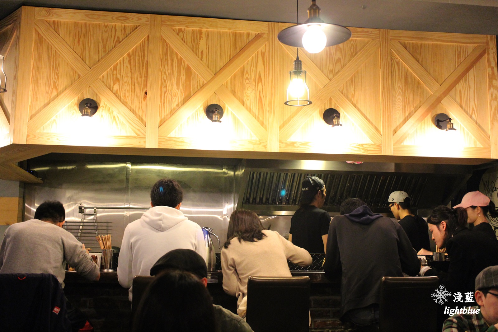 [ 市府站美食 ] 淺藍 × 五之神製作所～人氣名店，超濃蝦味拉麵