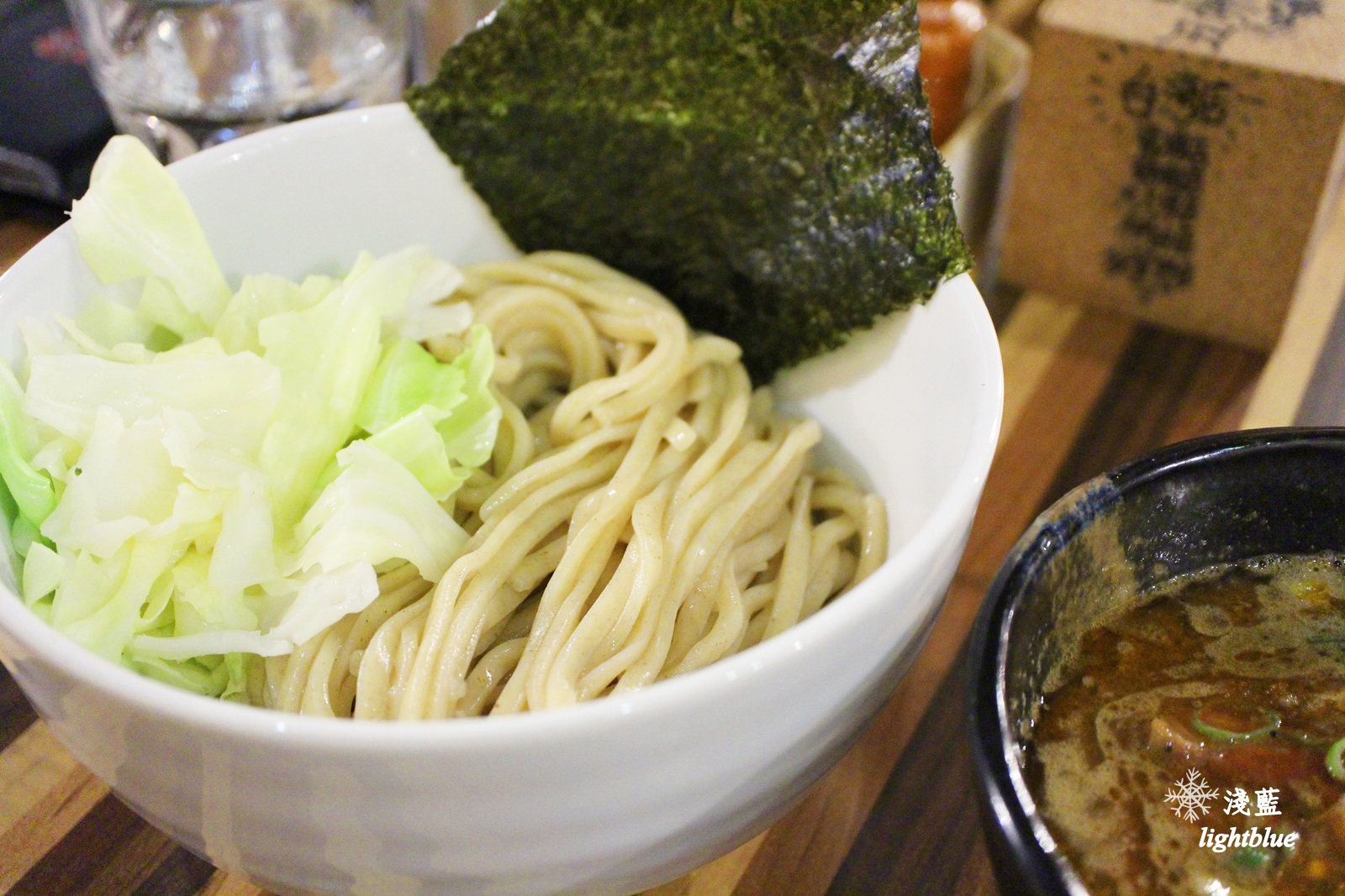 [ 市府站美食 ] 淺藍 × 五之神製作所～人氣名店，超濃蝦味拉麵