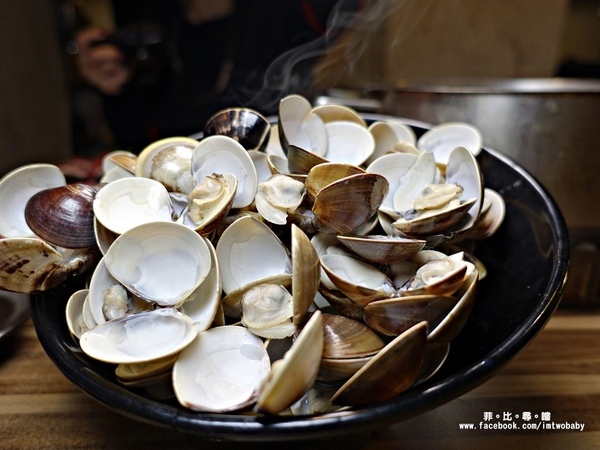 極蜆鍋物：【松山火鍋】極蜆鍋物 奢華蜆精當湯底 涮肉煮海鮮每一口都是極致鮮甜！民生社區火鍋/台北火鍋推薦
