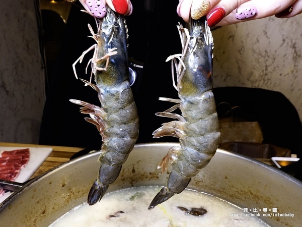 極蜆鍋物：【松山火鍋】極蜆鍋物 奢華蜆精當湯底 涮肉煮海鮮每一口都是極致鮮甜！民生社區火鍋/台北火鍋推薦