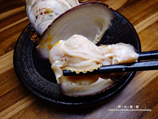 極蜆鍋物:【台北松山火鍋推薦】極蜆鍋物涮涮鍋 上百顆的蛤蠣先蒸再煮滴出純天然ㄟ蜆精 再用精華湯汁煮成的蜆粥!再飽也要吃光光~~