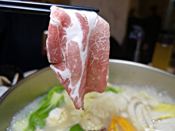 極蜆鍋物：【松山火鍋】極蜆鍋物 奢華蜆精當湯底 涮肉煮海鮮每一口都是極致鮮甜！民生社區火鍋/台北火鍋推薦