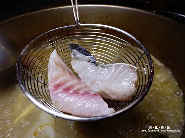 極蜆鍋物：【松山火鍋】極蜆鍋物 奢華蜆精當湯底 涮肉煮海鮮每一口都是極致鮮甜！民生社區火鍋/台北火鍋推薦