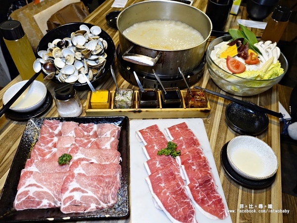 極蜆鍋物：【松山火鍋】極蜆鍋物 奢華蜆精當湯底 涮肉煮海鮮每一口都是極致鮮甜！民生社區火鍋/台北火鍋推薦