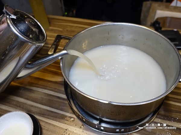 極蜆鍋物：【松山火鍋】極蜆鍋物 奢華蜆精當湯底 涮肉煮海鮮每一口都是極致鮮甜！民生社區火鍋/台北火鍋推薦