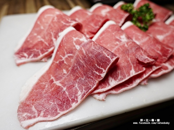 極蜆鍋物：【松山火鍋】極蜆鍋物 奢華蜆精當湯底 涮肉煮海鮮每一口都是極致鮮甜！民生社區火鍋/台北火鍋推薦