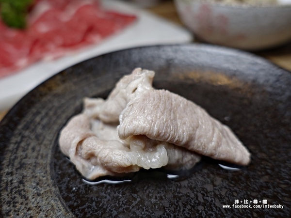 極蜆鍋物：【松山火鍋】極蜆鍋物 奢華蜆精當湯底 涮肉煮海鮮每一口都是極致鮮甜！民生社區火鍋/台北火鍋推薦