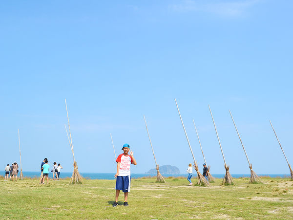 環保復育公園12-傳說中的巨型飛天掃把前留影