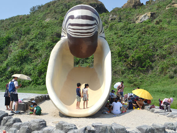 環保復育公園05-鸚鵡螺造型溜滑梯-正面