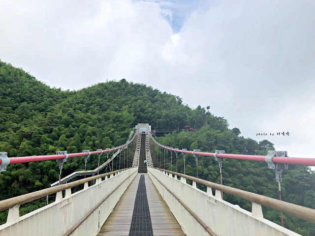 【嘉義 梅山】太平雲梯👉超長高空吊橋，景觀極佳，還可以順道逛逛太平老街，高山空氣好，真的很舒服哦~