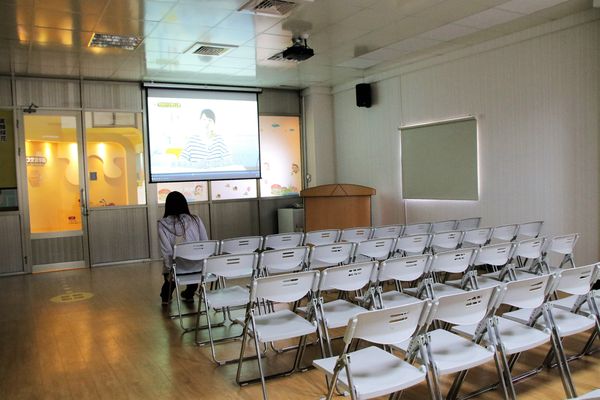 東和蜂文化觀光工廠:【台南東山景點】東和蜂文化觀光工廠~黃色的蜜蜂造型來圍繞整個主題