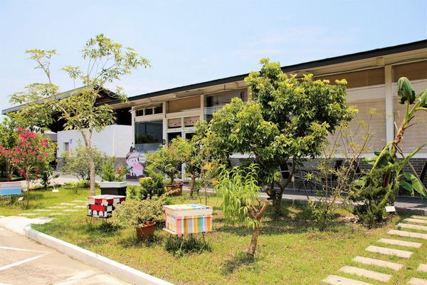 東和蜂文化觀光工廠:【台南東山景點】東和蜂文化觀光工廠~黃色的蜜蜂造型來圍繞整個主題