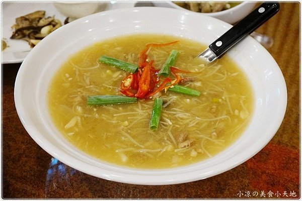 甕窯雞(東山店):台中北屯』甕窯雞台中東山店║大坑美食。宜蘭知名甕窯雞終於來了!還有美味野菜一次備齊!